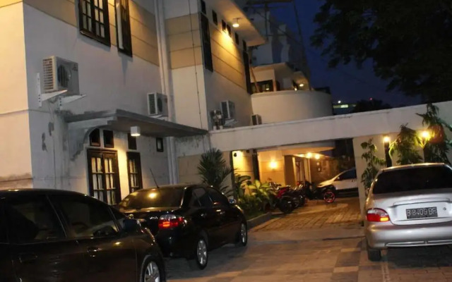 Lagura Residence Guest House