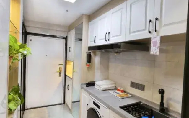 Inn Light Luxury Homestay (Zhongnan Magic Moonlight)