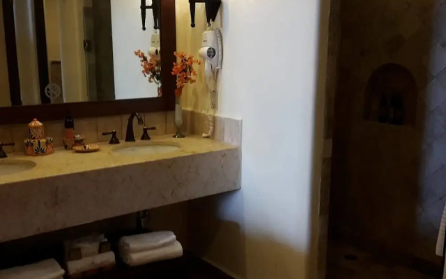 Amazing 1 BD Suite Master 1 King HE