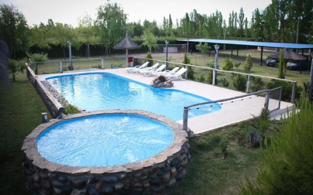 Отель Cabañas El Pueblo Escondido Сан-Рафаэль