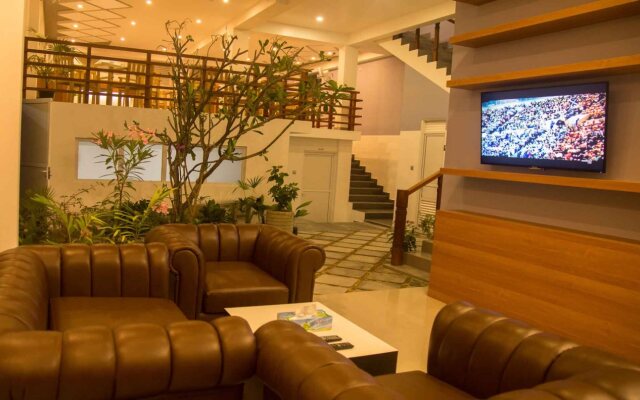 Отель Kuredhi Beach Inn