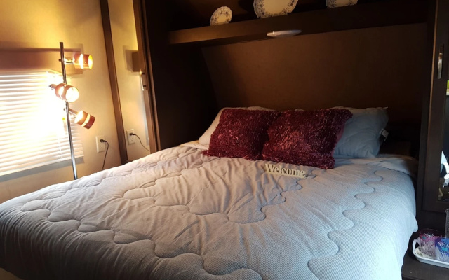 Hotel The Love Song