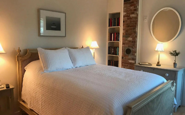 The Orchard House: Inn & Cafe