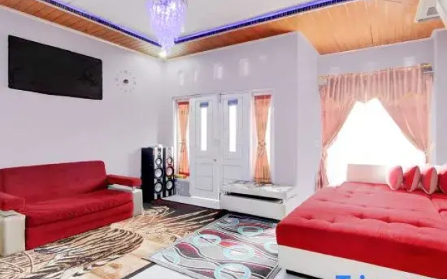 Hotel O Putra Family Homestay Sikunir Syariah