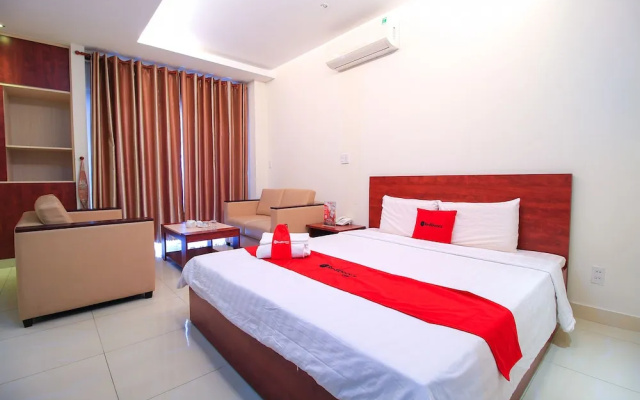 RedDoorz Plus @ Tran Phu