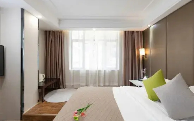 Отель Yangshuo Guan Yue Hotel