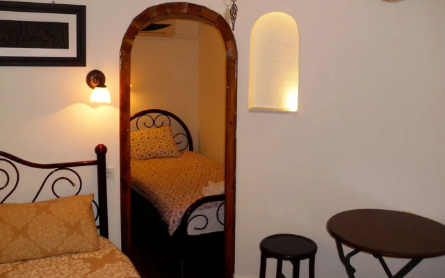 Akropolis Hotel