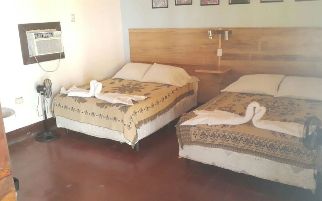 Playa Roca Hotel