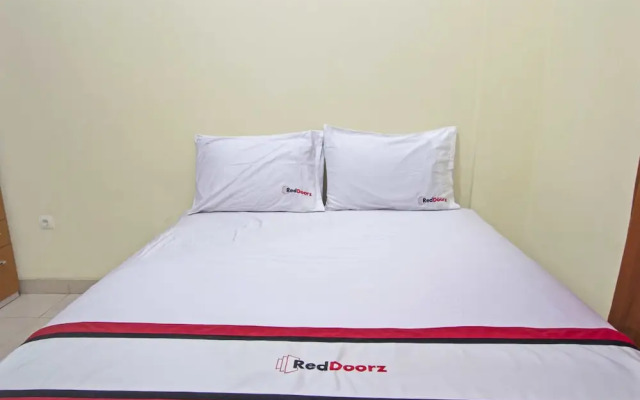 RedDoorz @ Pogung Baru