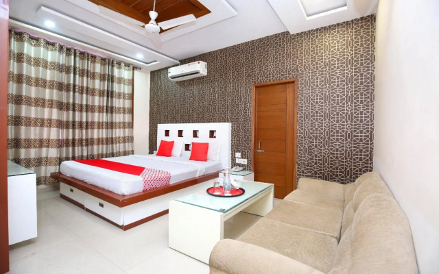 Hotel GST Grand Plaza