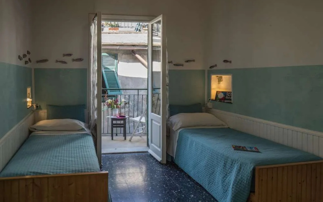 Recanissu Apartment with Balcony & AC