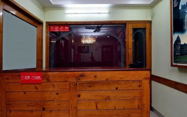 Hotel Majestic Deluxe Lodging by OYO Rooms