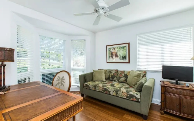 S Of Kamalii 47 3 Bedroom Home by RedAwning