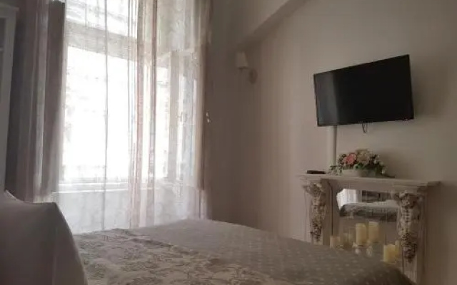 Apartments With The Lions
