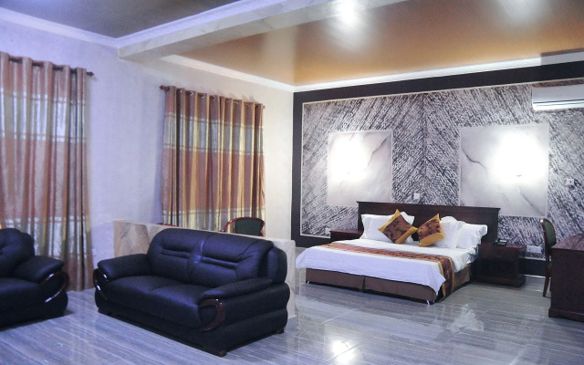 Tomreik Hotel