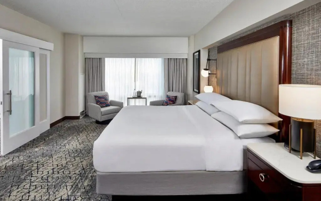Sheraton Indianapolis Hotel at Keystone Crossing