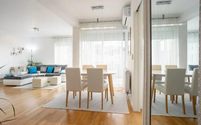 Apartments Aqua