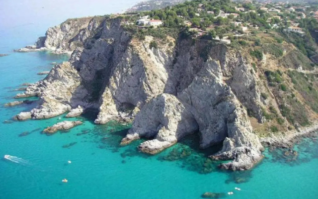 Tropea Travel's House
