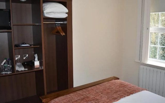 Round Tower Hotel