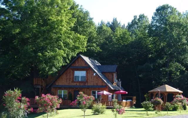The Highlands Motel