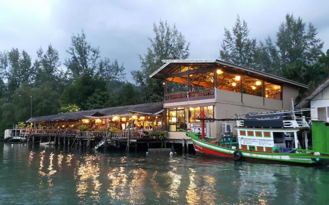 Отель Iyara B.R Resort Koh Chang вид на фасад