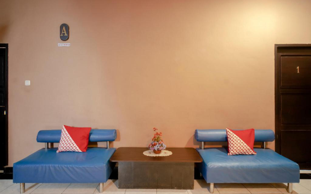 Hotel O Makassar near Mall Panakukkang formerly Sayang Home Stay