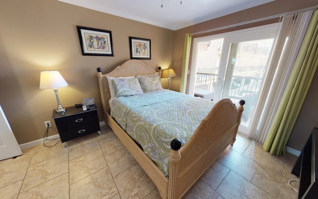 Maravilla Seawall Condos by AB Sea