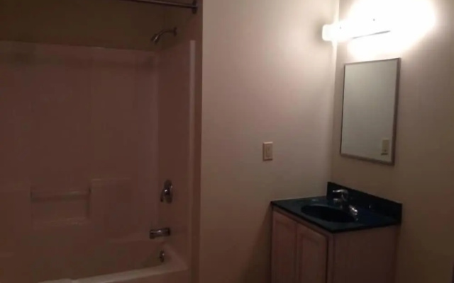 All Suites Inn Budget Host