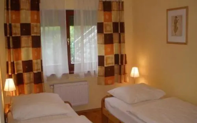 Aparthouse