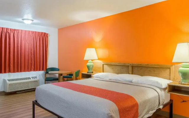 Motel 6 Troy