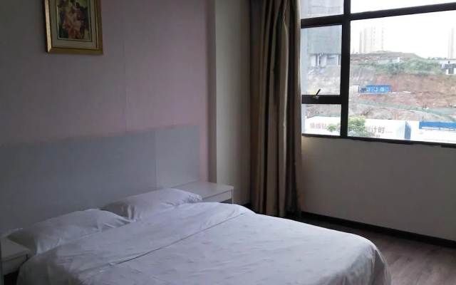 Lily Holiday Hotel (Yichang East Railway Station Fujiuyuan Xintiandi Branch)(百合假日酒店(宜昌东站店))