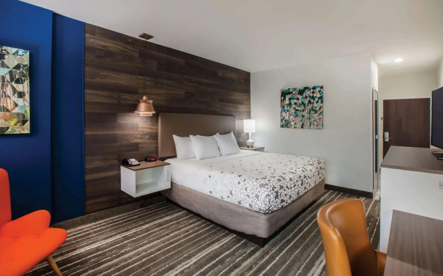 La Quinta Inn & Suites by Wyndham Owasso