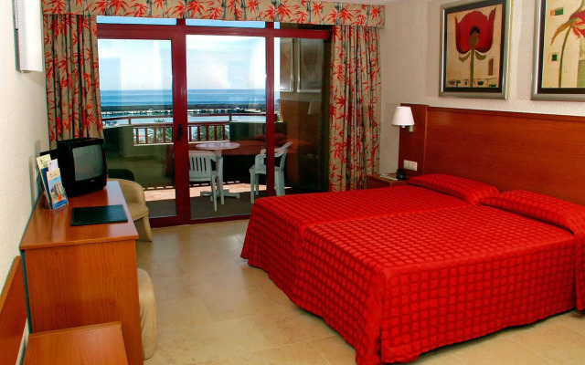 Hotel Las Palmeras Affiliated by Fergus