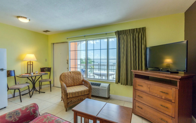Pierview Hotel and Suites
