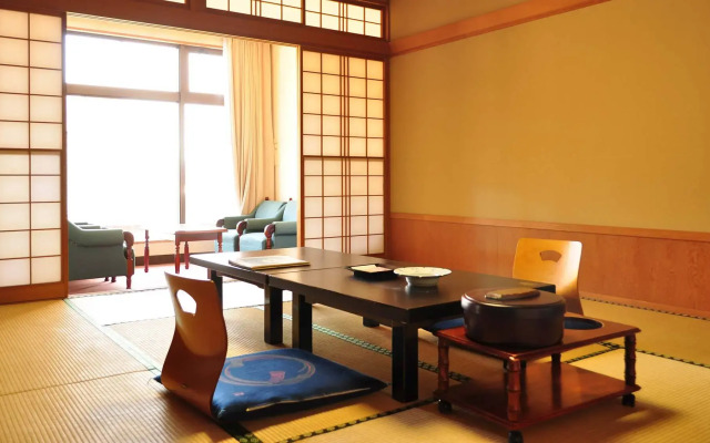 Shunjuan Yumeshi Idumiya