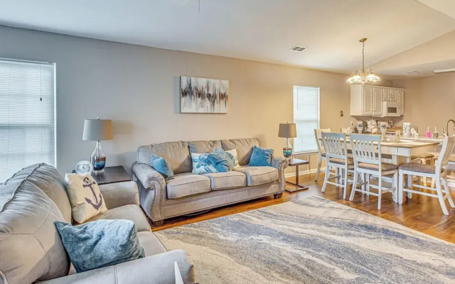 River Oaks Fairways Three-bedroom Apartment 10-B