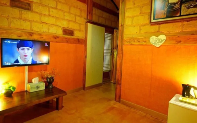 Damso Guest House