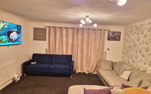 Maidstone Holiday Apartment 3 Bedrooms Free Sports Sleeps 7