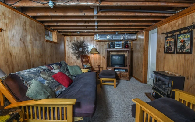 Lakeside Hide-A-Way 2 Bedroom House