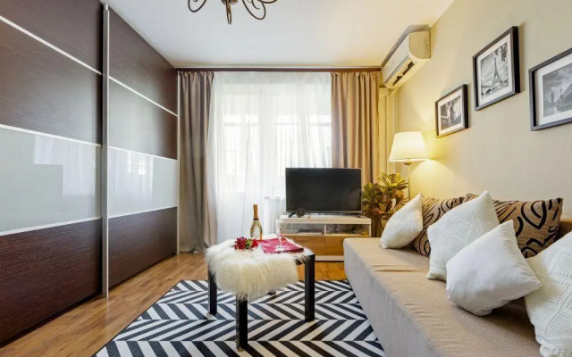 GMApartments (ДжиЭмАпартментс) на улице Черняховского