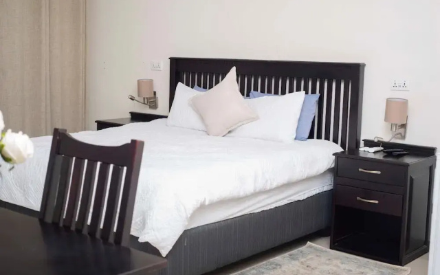 Executive Comfort With Premium Workspace - 2334