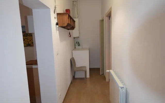 Vicino Ospedale E Aeroporto Num92867