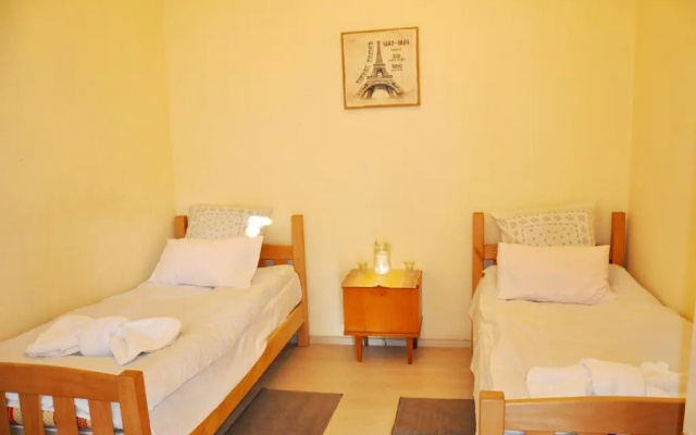 Nukiss Hostel