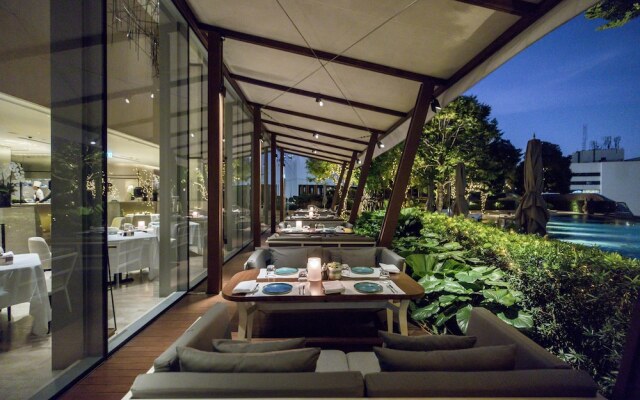 Отель Park Hyatt Bangkok вид на фасад