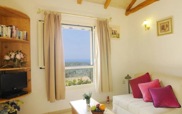 Joanna s House in Kourteika