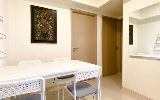 Homey And Modern 2Br At 6Th Floor Meikarta Apartment