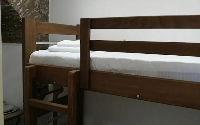 Falcon Apartments - Chacha
