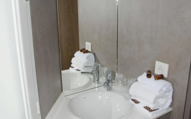 BRIT HOTEL Confort Le Revest Sainte Maxime
