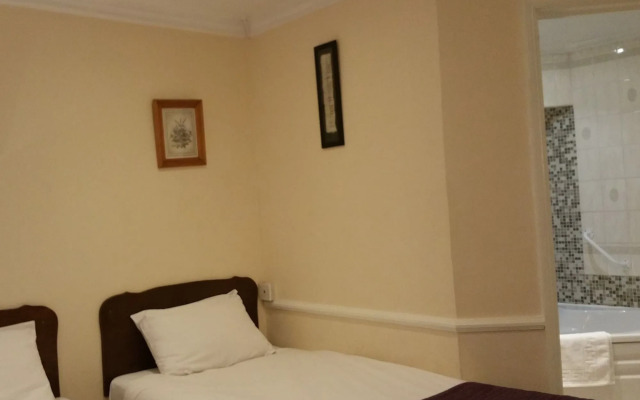 The George Hotel