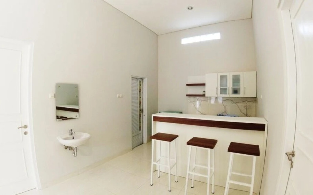 Omah Bondi Family Homestay by FH Stay